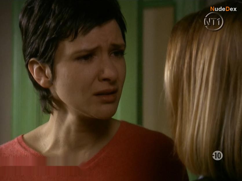 Simone Lahbib in Bad Girls, photo 29