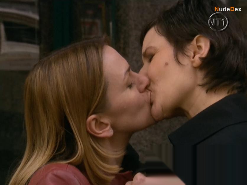 Simone Lahbib in Bad Girls, photo 30