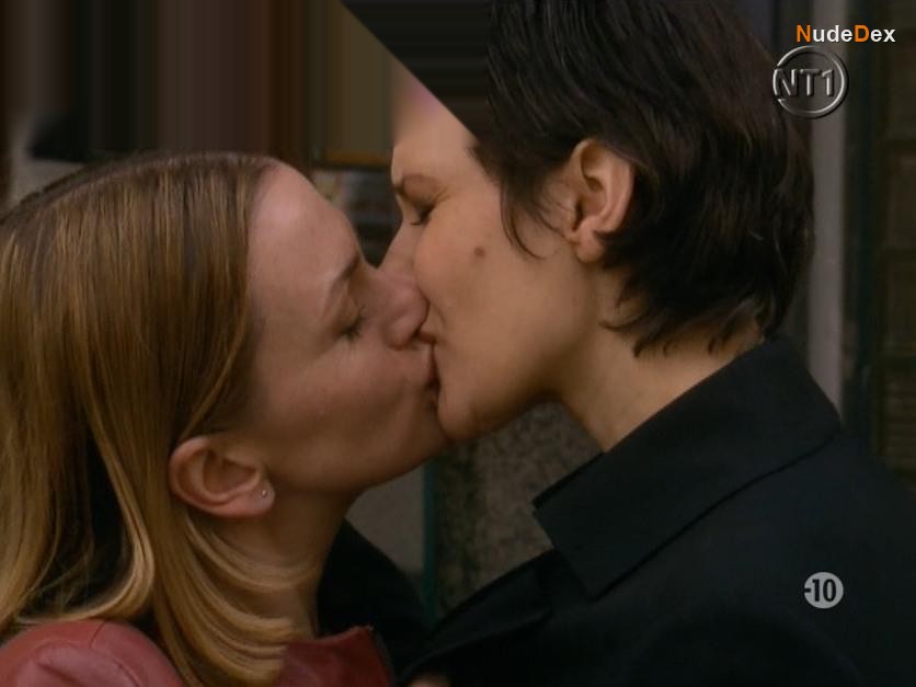 Simone Lahbib in Bad Girls, photo 35