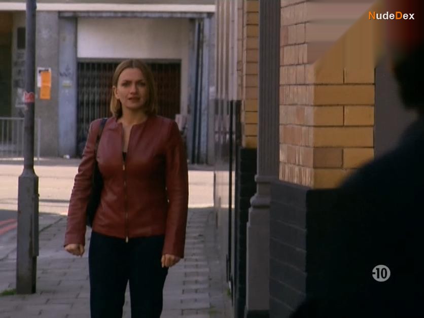 Simone Lahbib in Bad Girls, photo 43