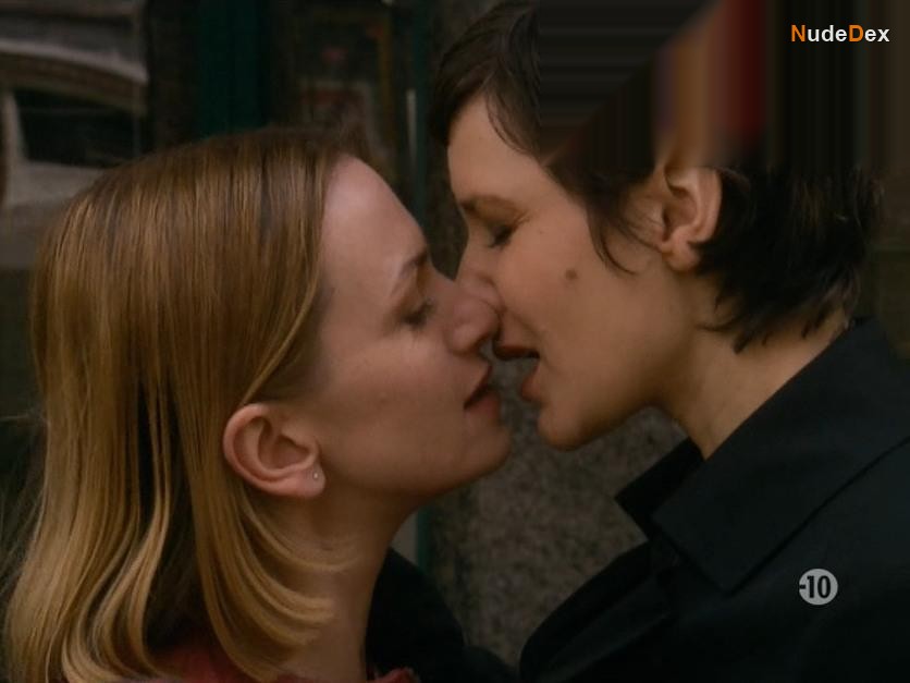 Simone Lahbib in Bad Girls, photo 48