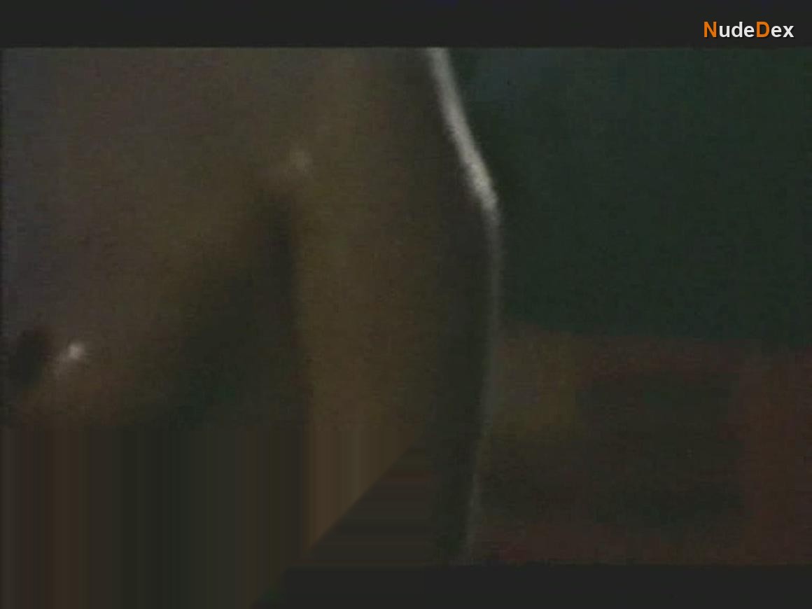 Simone Lahbib in Long Haul, photo 2