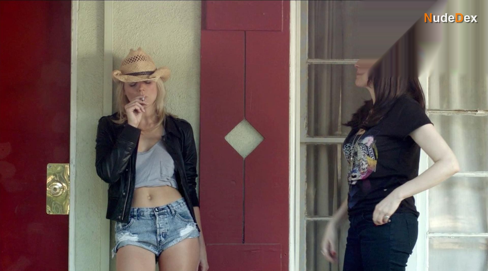 Sina J. Henrie in Gone Doggy Gone, photo 2