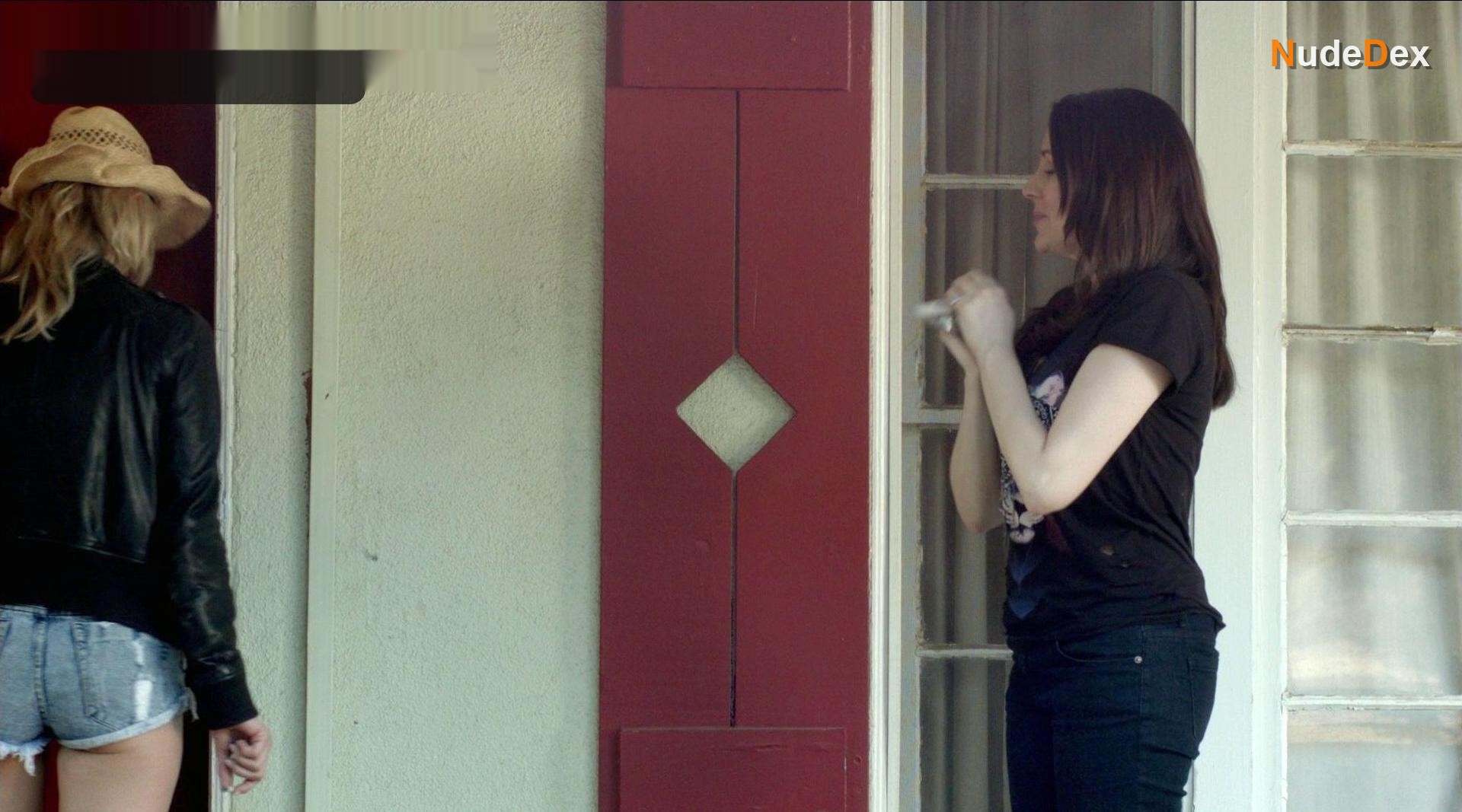 Sina J. Henrie in Gone Doggy Gone, photo 5