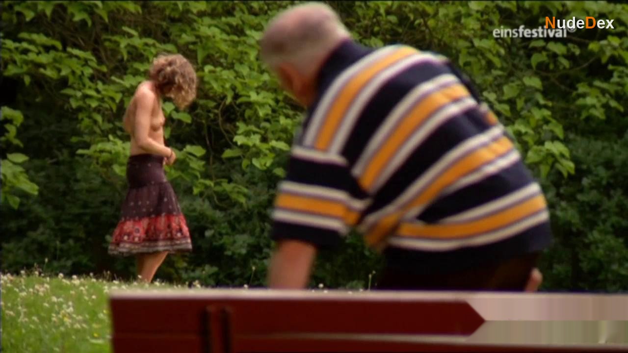Sina Morcinek in Nackte Tatsachen, photo 1