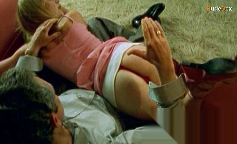 Sirena Irwin in Whacked, photo 8