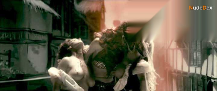 Sirle Von Schihver in Lesbian Vampire Killers, photo 2