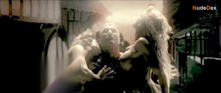 Sirle Von Schihver in Lesbian Vampire Killers, photo 4