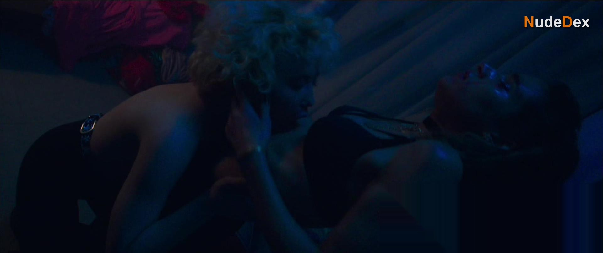 Sofia Boutella in Climax, photo 3