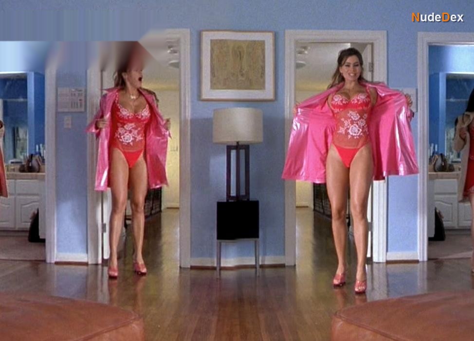 Sofia Vergara in Chasing Papi, photo 19