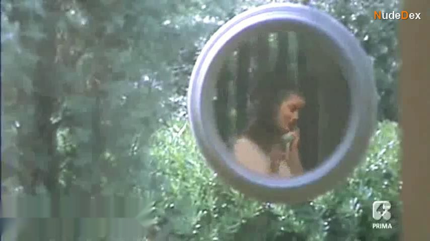 Sonia Viviani in Tre Sotto Il Lenzuolo, photo 5