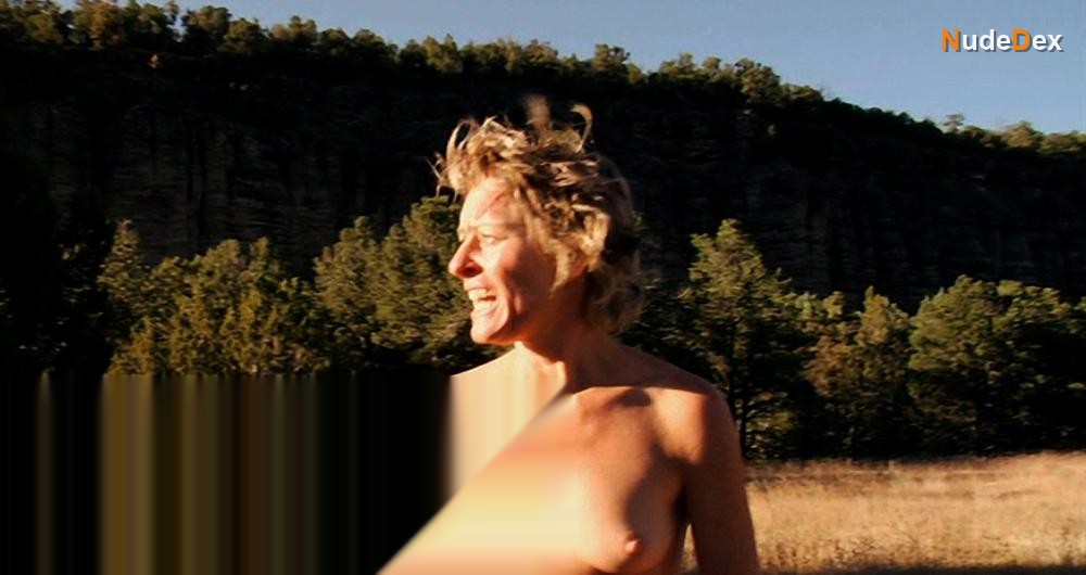Sonja Runar in Naked Fear, photo 1