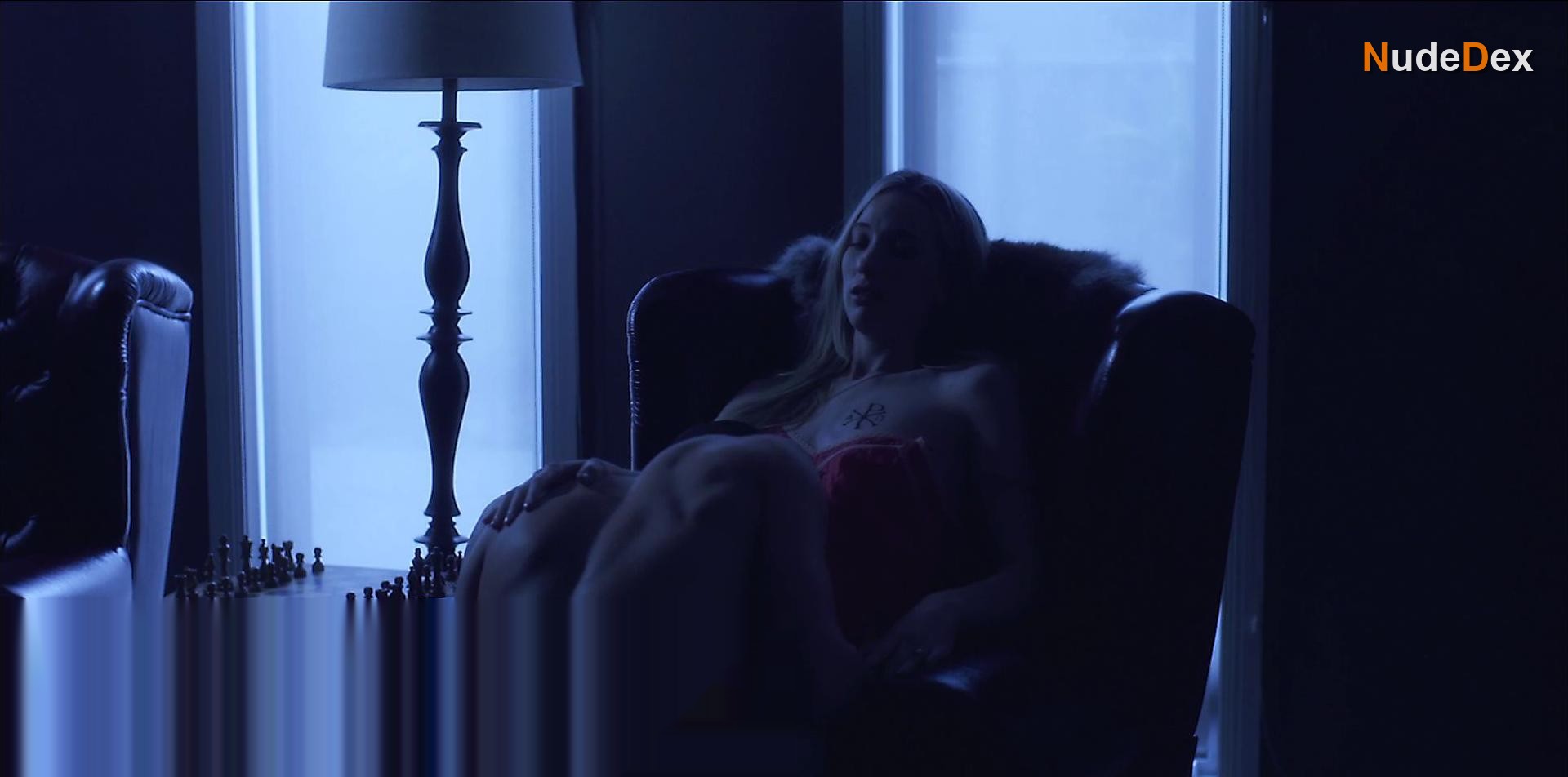 Sophie Lowe in Romper Stomper, photo 3