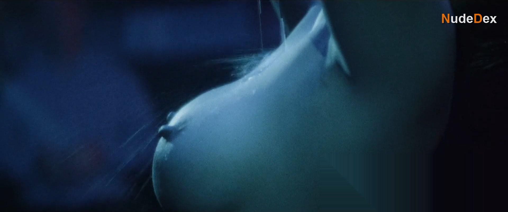 Soraya Wells in Les Paradis De Diane, photo 7