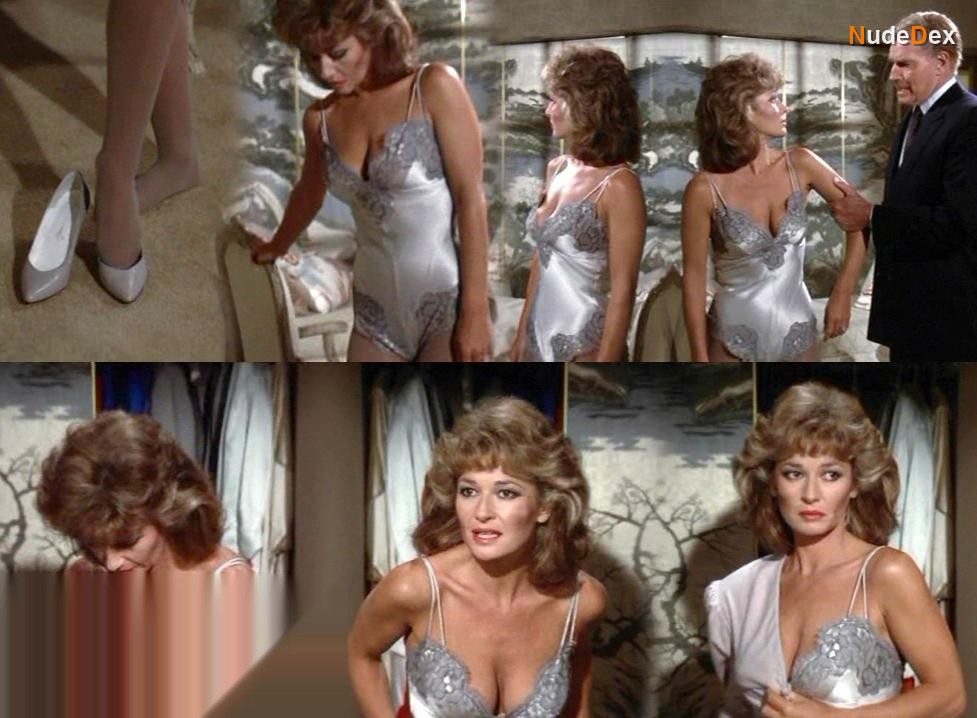 Stephanie Beacham in The Colbys, photo 1