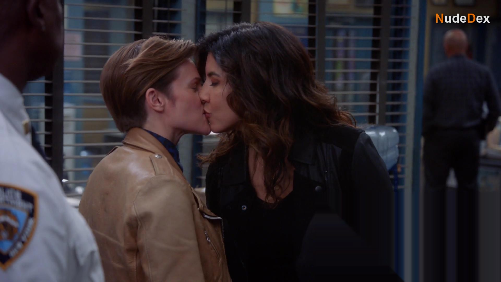 Stephanie Beatriz in Brooklyn Nine-nine, photo 4