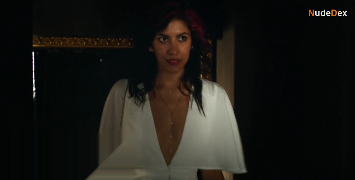 Stephanie Beatriz in Half Magic, photo 1