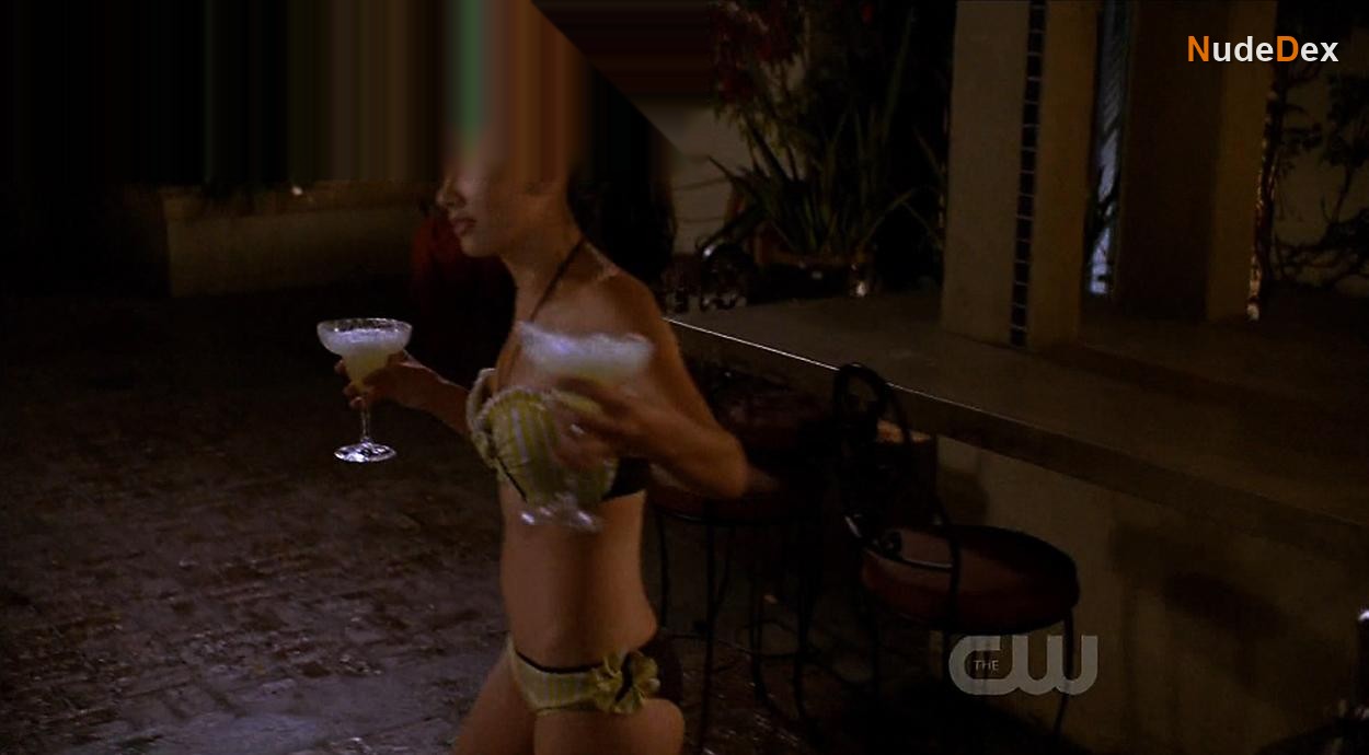 Stephanie Jacobsen in Melrose Place, photo 8
