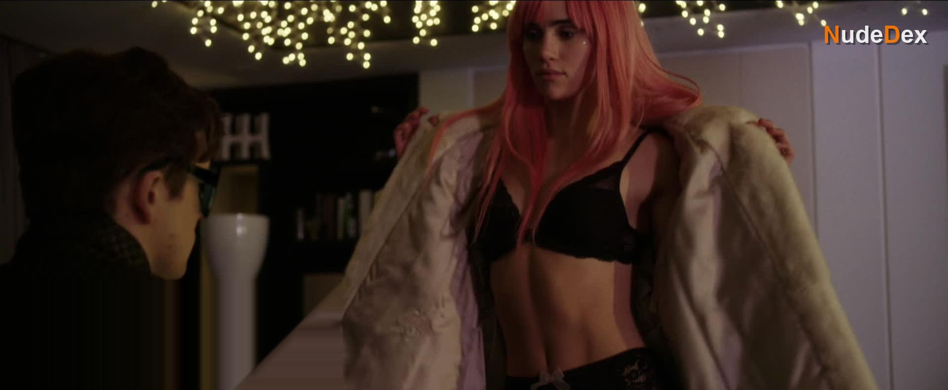 Suki Waterhouse in Billionaire Boys Club, photo 1