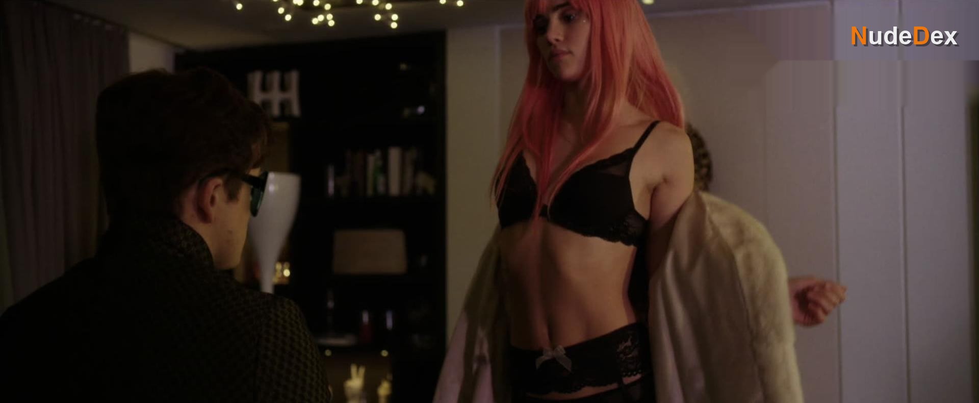 Suki Waterhouse in Billionaire Boys Club, photo 6