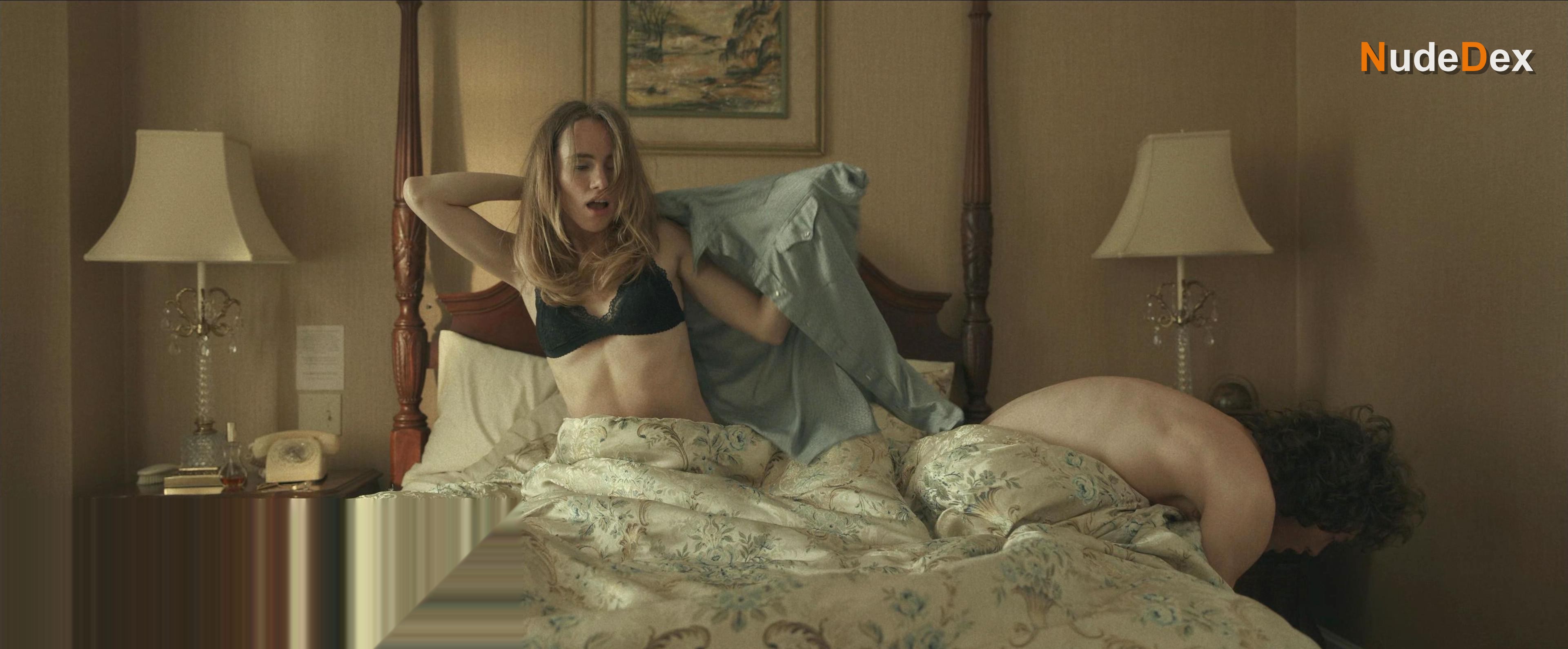 Suki Waterhouse in Daisy Jones The Six, photo 4