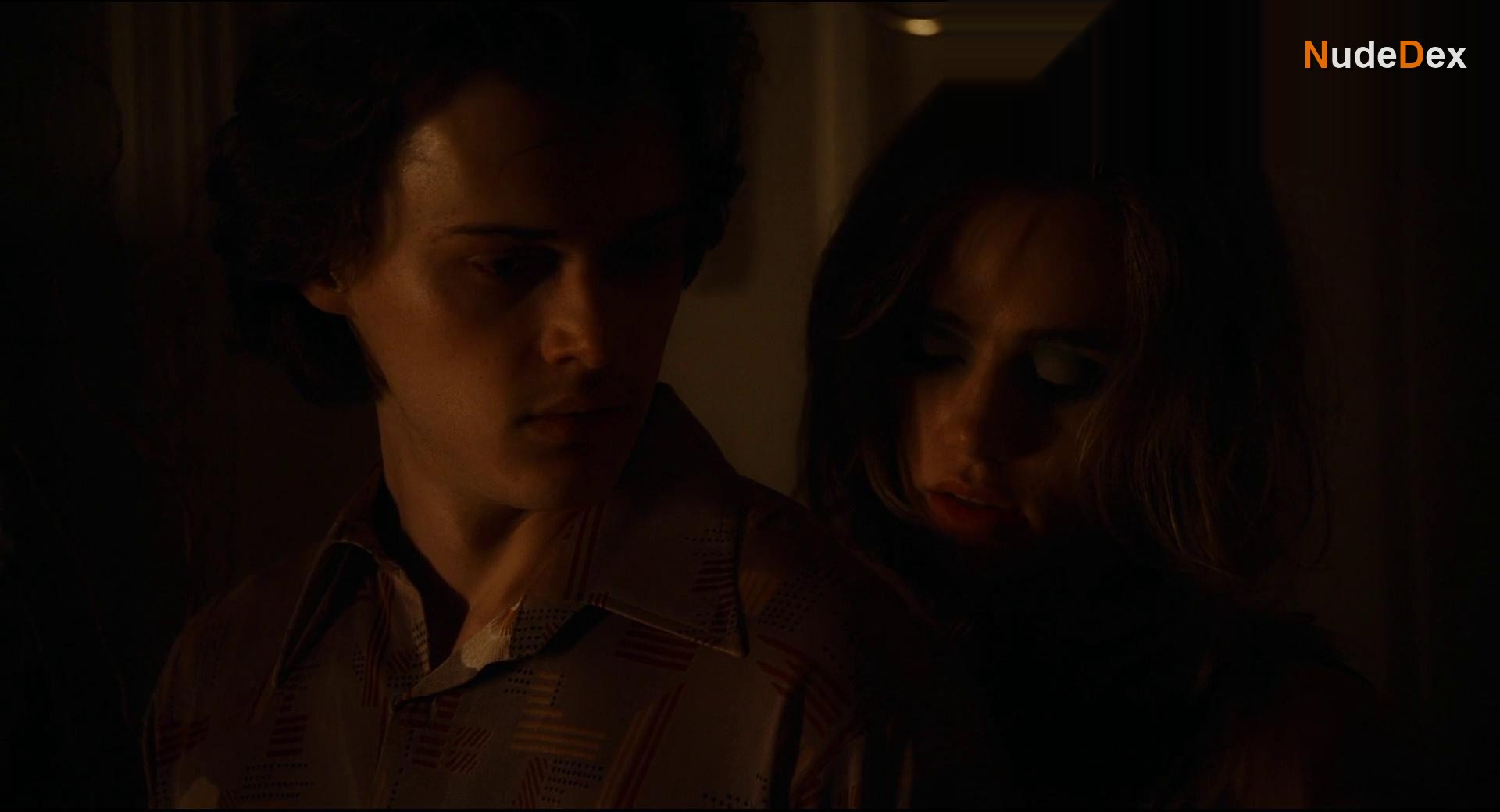 Suki Waterhouse in Daliland, photo 7