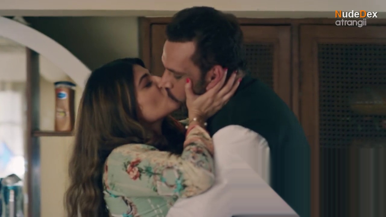 Sunila Karambelkar in Ishqneeti, photo 53