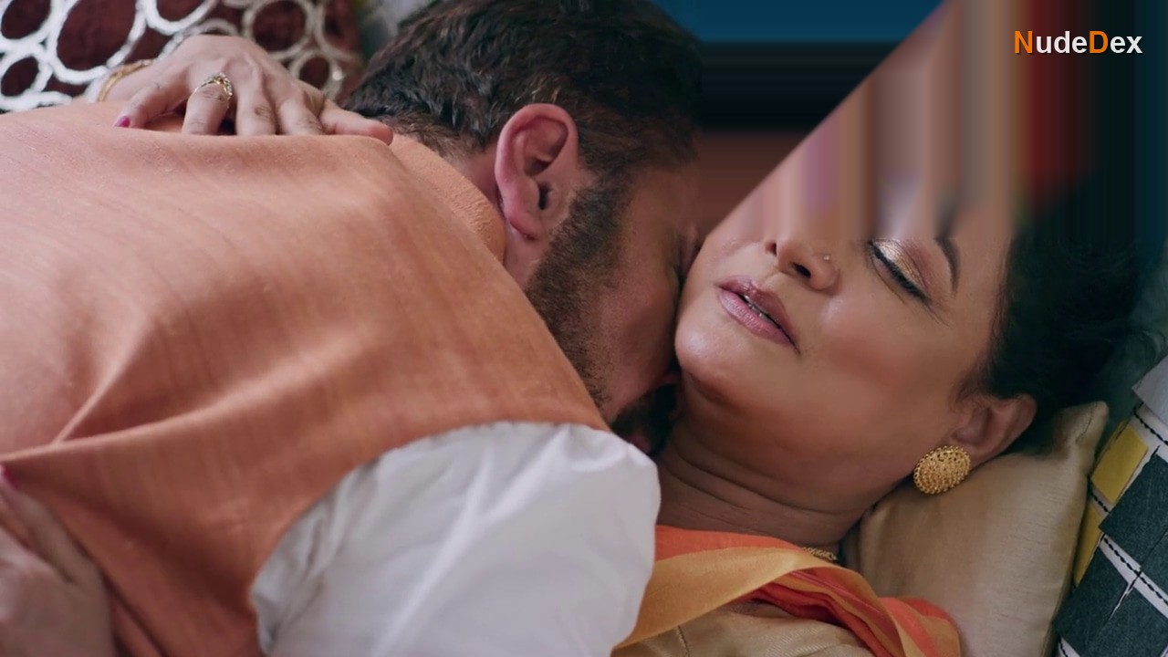 Sunila Karambelkar in Ishqneeti, photo 71