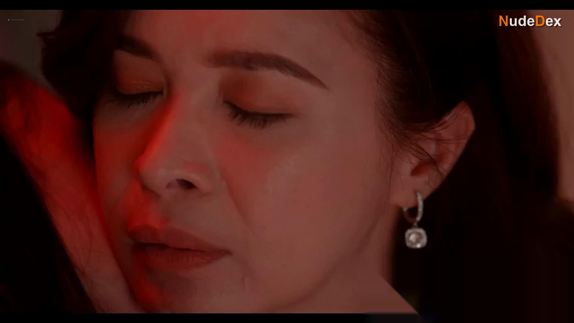 Sunshine Cruz in An Affair To Forget, photo 5