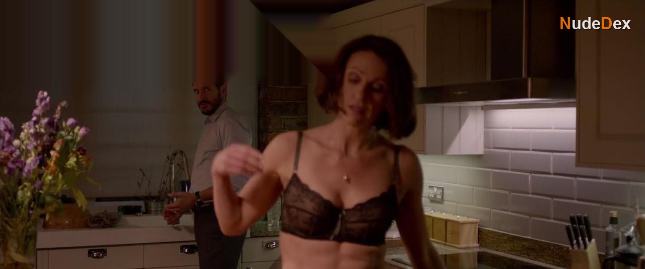 Suranne Jones in Doctor Foster, photo 6