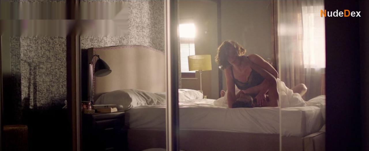 Suranne Jones in Doctor Foster, photo 8