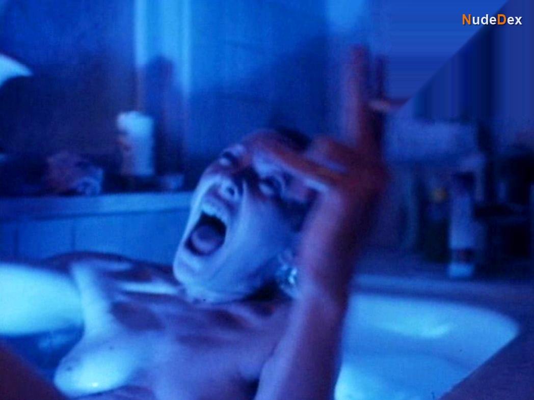 Susan Tyrrell in Far From Home, photo 2