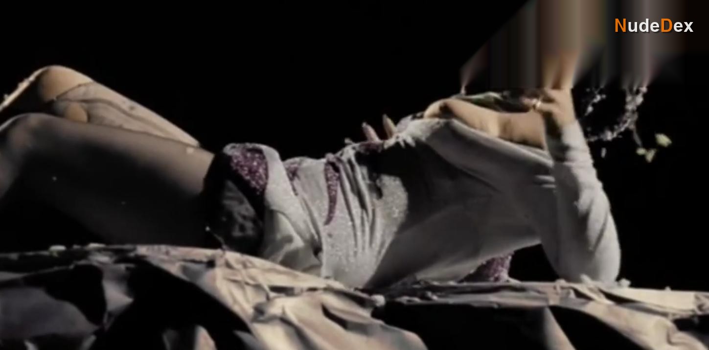 Susan Tyrrell in Forbidden Zone, photo 3