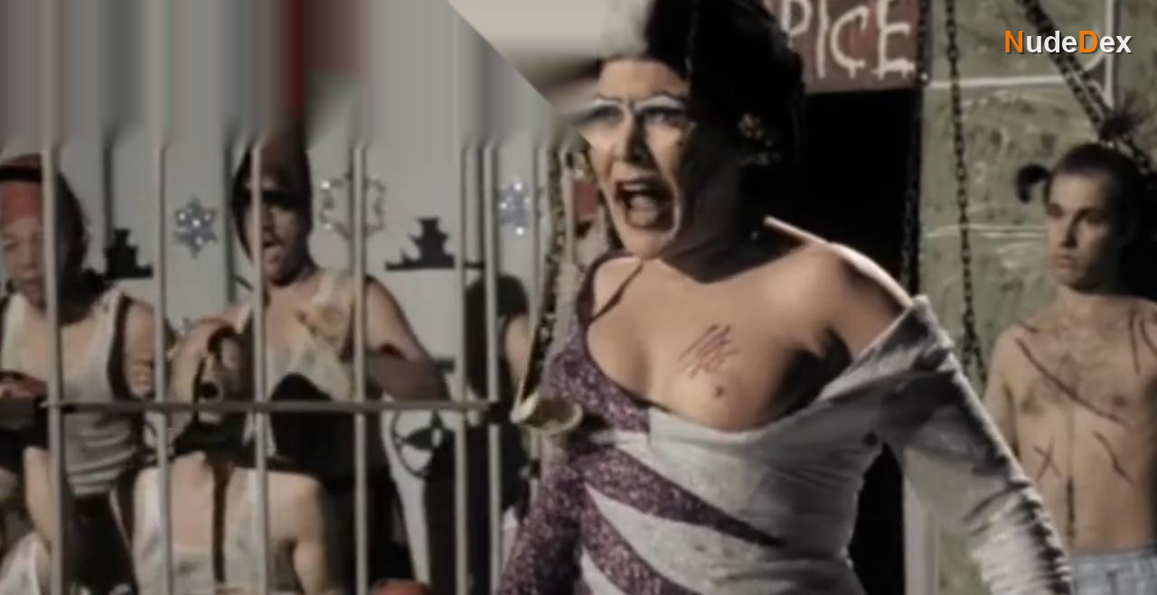 Susan Tyrrell in Forbidden Zone, photo 4