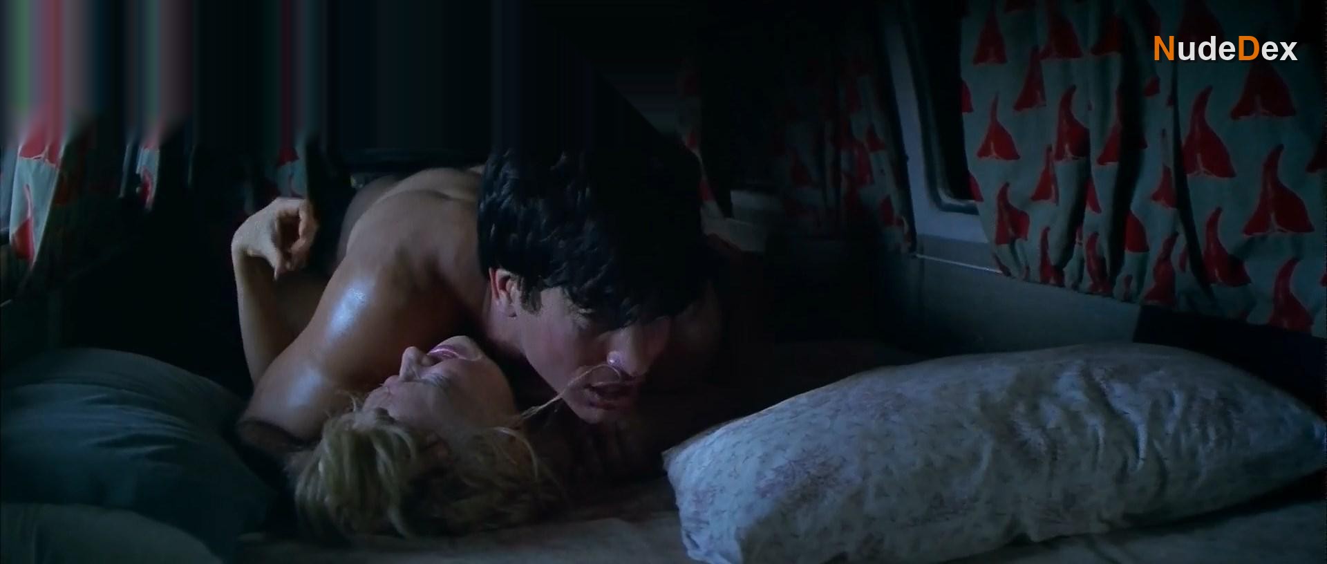 Susie Porter in Welcome To Woop Woop, photo 15