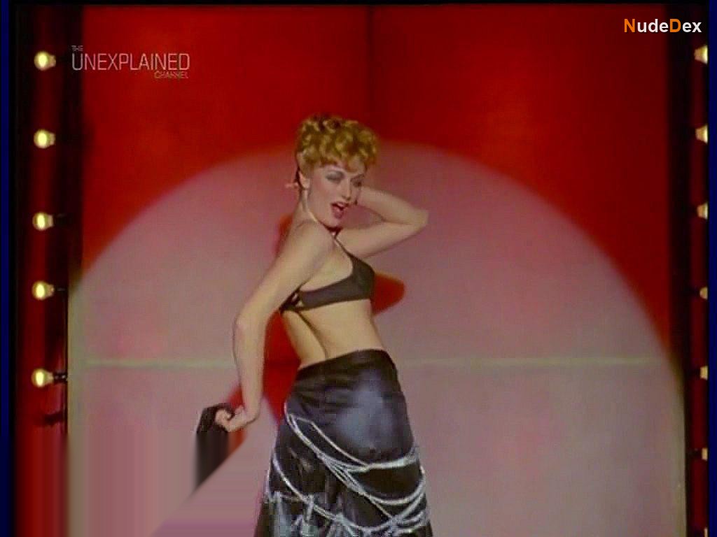 Suzanna Willis in The Monster Club, photo 4