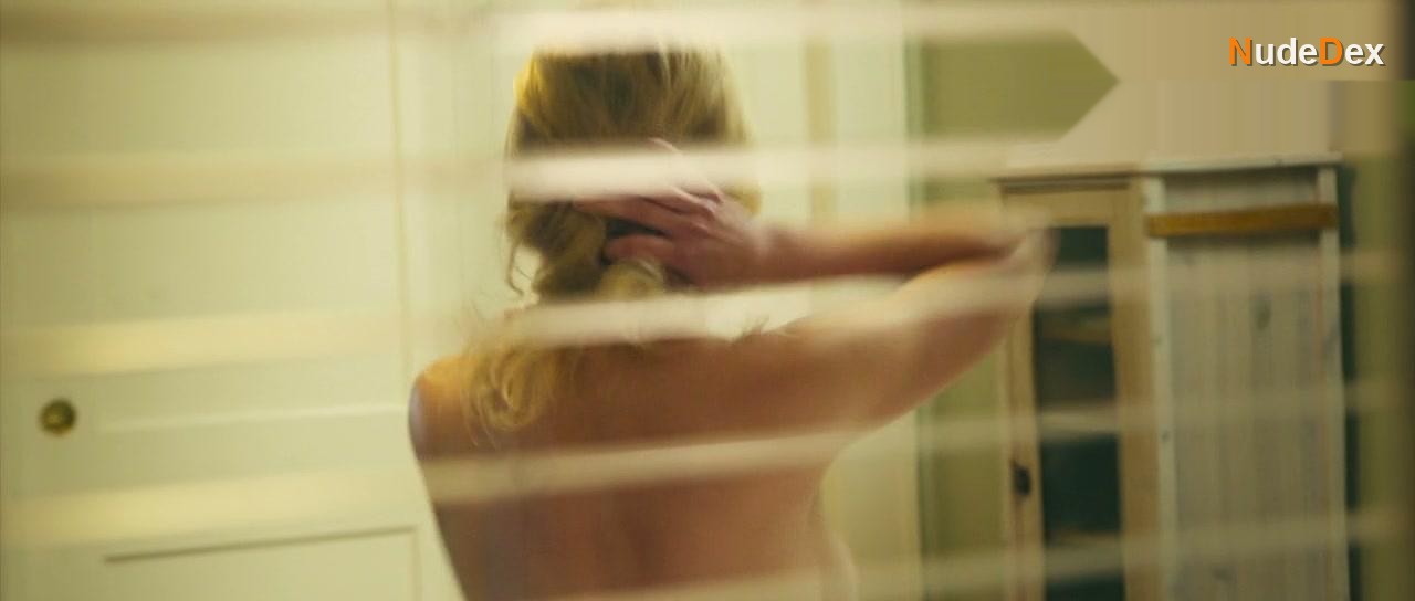 Suzanne Lenz in The Desiring, photo 24
