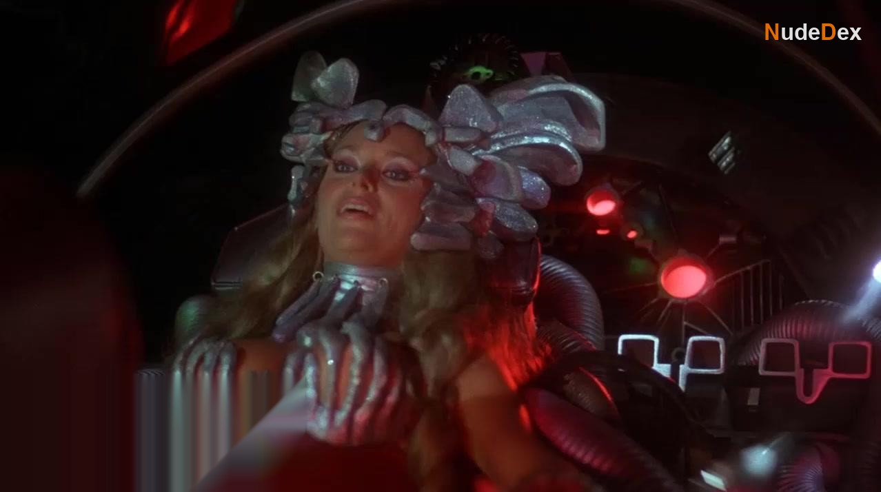 Sybil Danning in Battle Beyond The Stars, photo 7