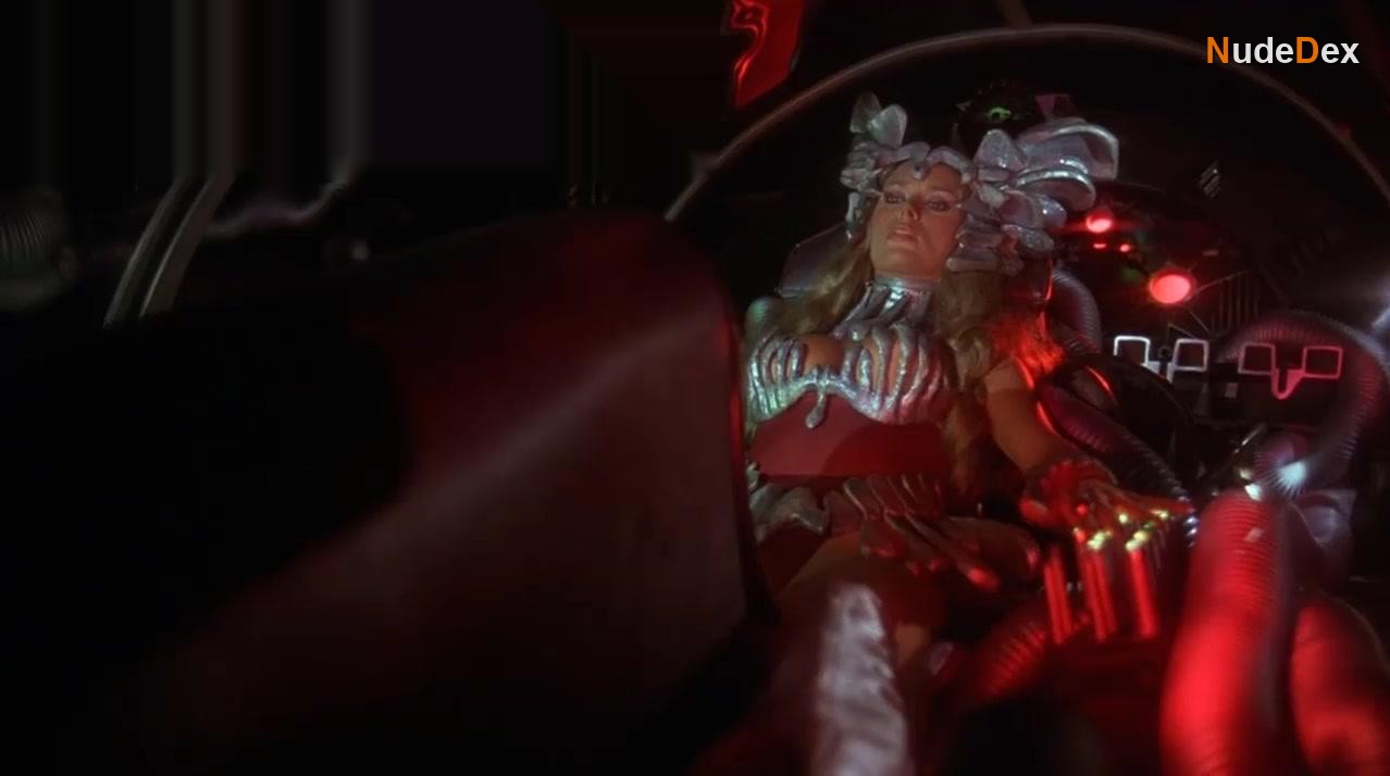 Sybil Danning in Battle Beyond The Stars, photo 9
