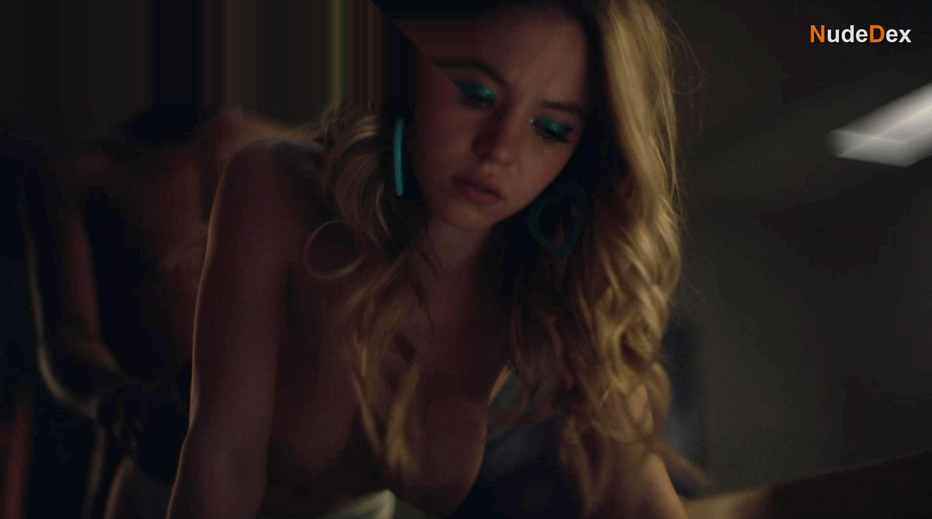 Sydney Sweeney in Euphoria, photo 38