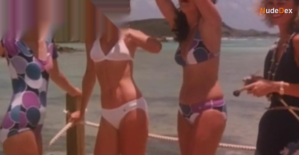 Sylvie Schmidt in Baby Cat, photo 1