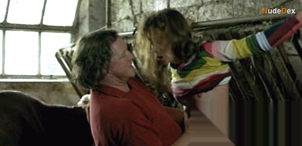 Sylvie Testud in A Loving Father, photo 3