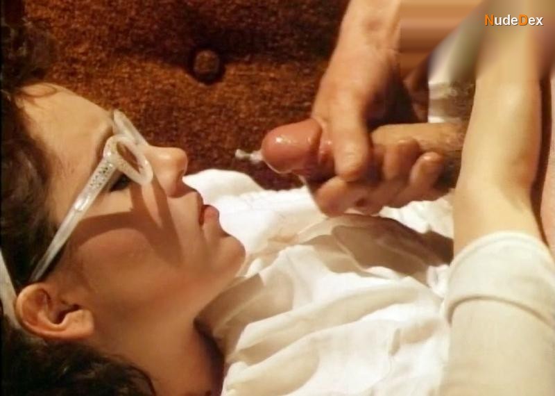 Taija Rae in Driller, photo 7