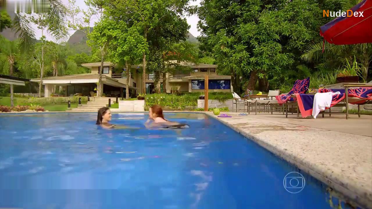 Taina Muller in Em Familia, photo 7