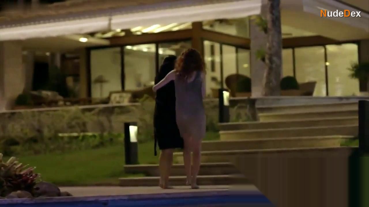 Taina Muller in Em Familia, photo 11