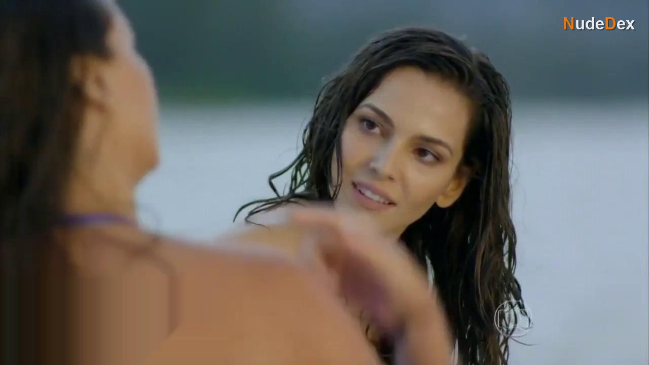 Taina Muller in Em Familia, photo 23