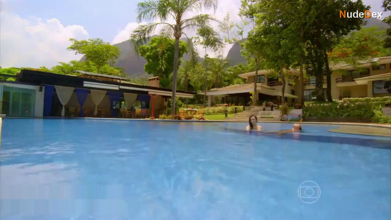Taina Muller in Em Familia, photo 24