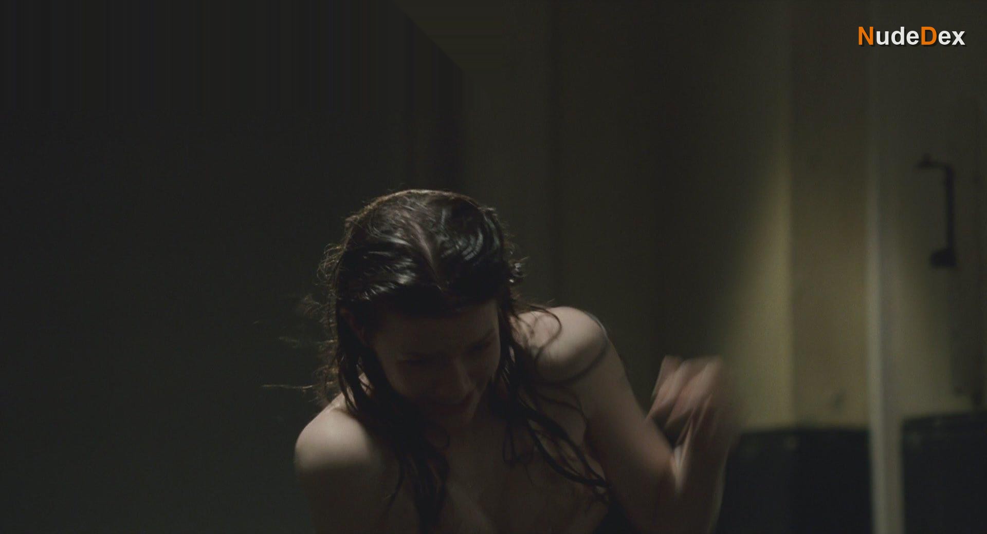 Talulah Riley in St. Trinian's, photo 2