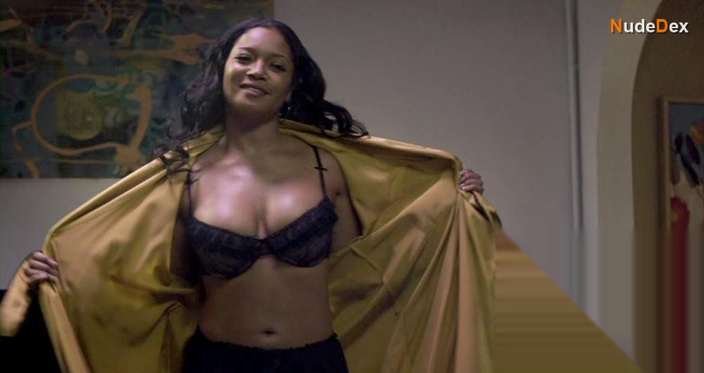 Tamala Jones in 35 And Ticking, photo 3