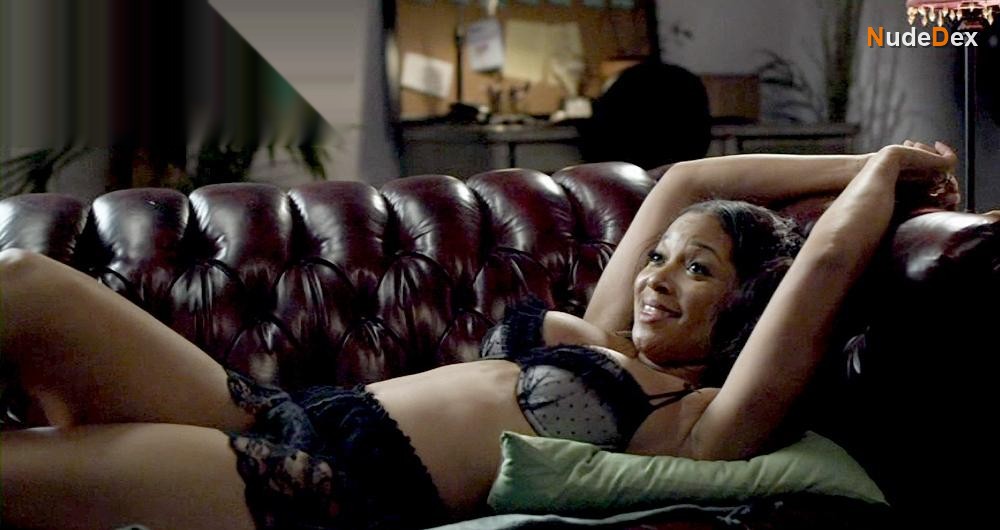 Tamala Jones in 35 And Ticking, photo 5